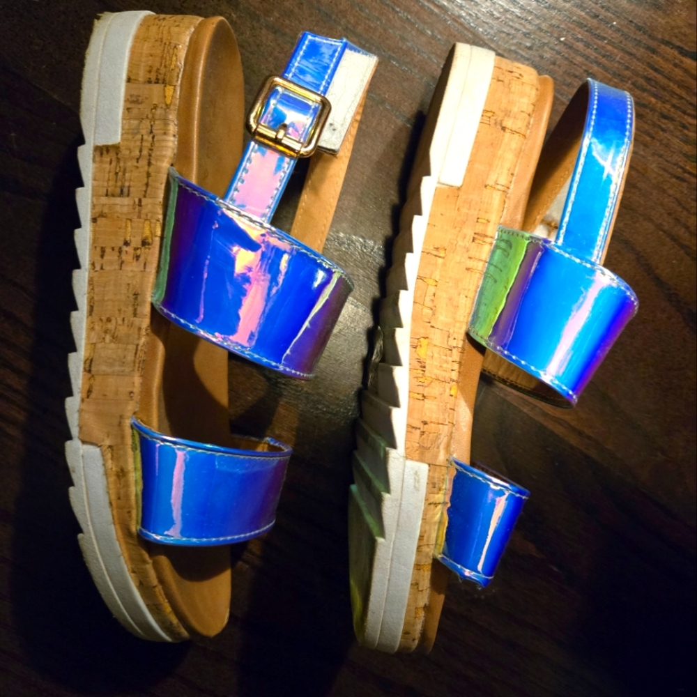 Tahari kid sandals